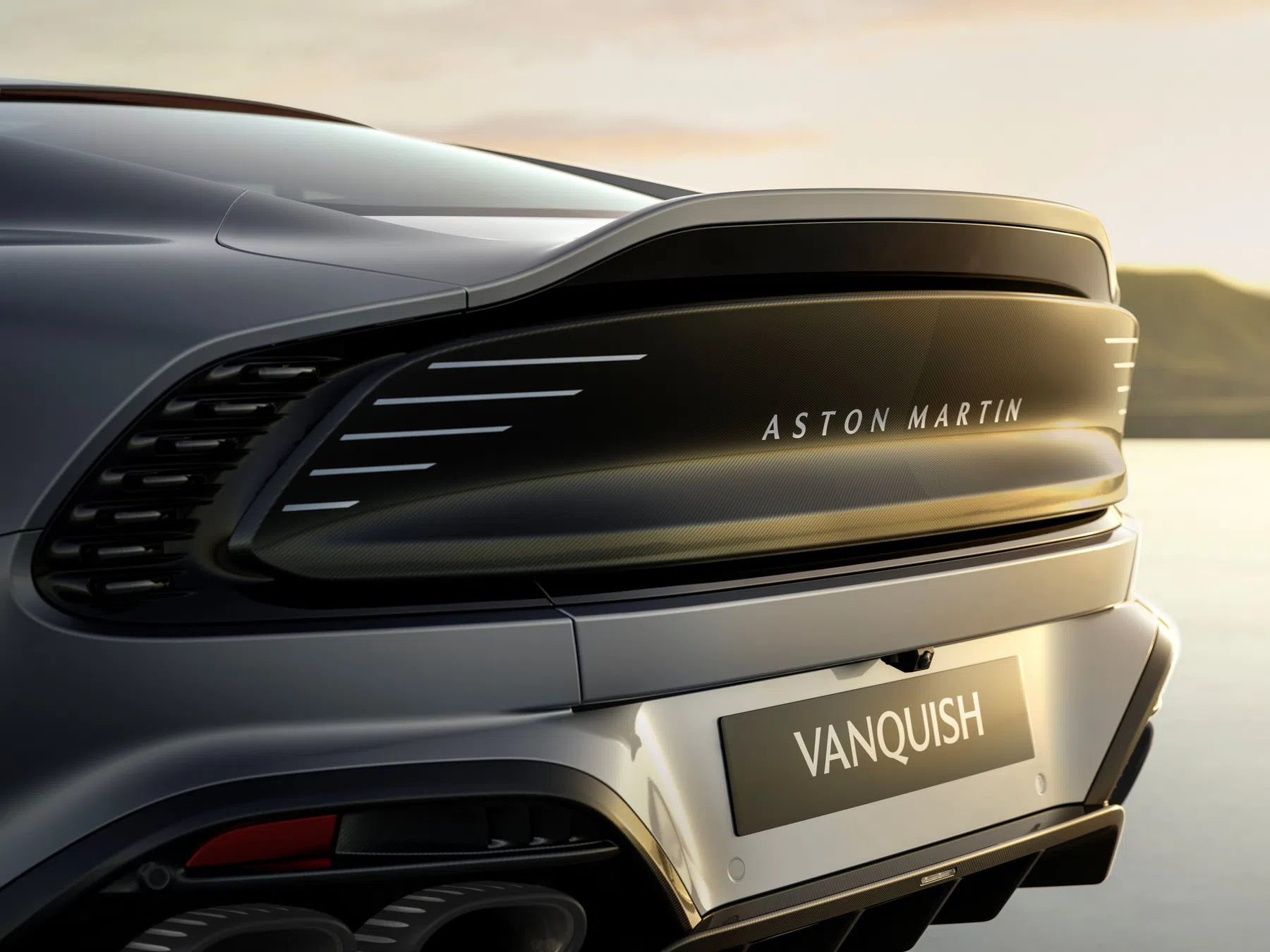 Aston Martin Vanquish 25